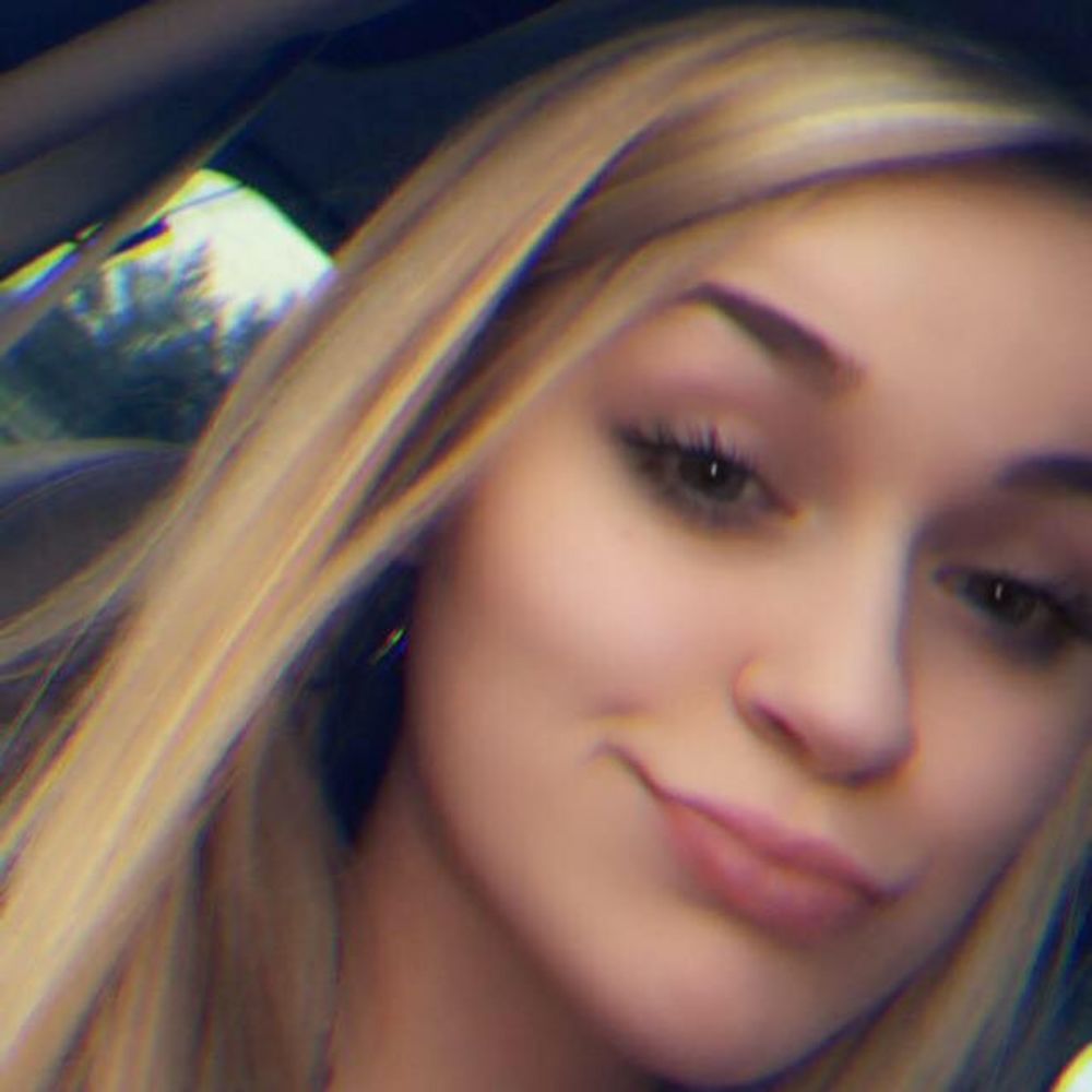 Meet your Posher, Alyssa